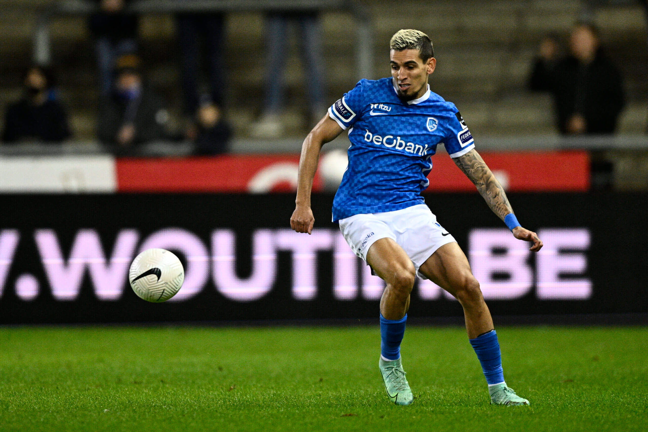 卡拉格_(卡拉格球衣几号)  第2张