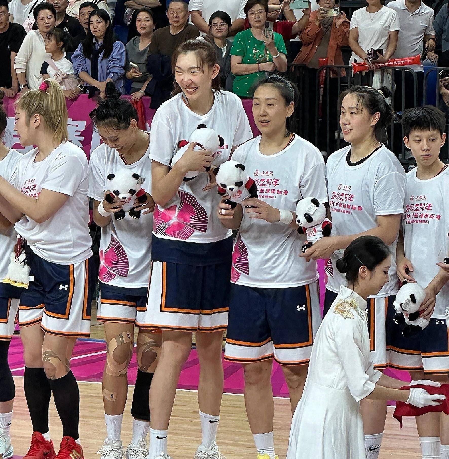 江苏女篮和四川女篮比赛_(江苏女篮和四川女篮比赛哪只球队瘦了)  第1张