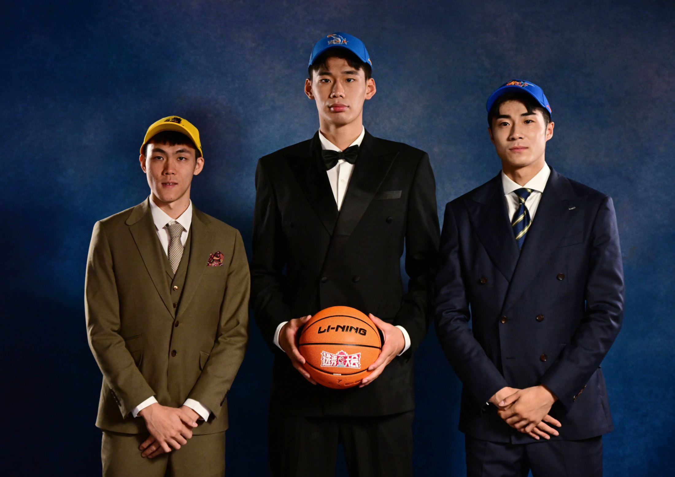 江苏男篮官宣_(江苏男篮官宣签约爱德华兹)  第1张