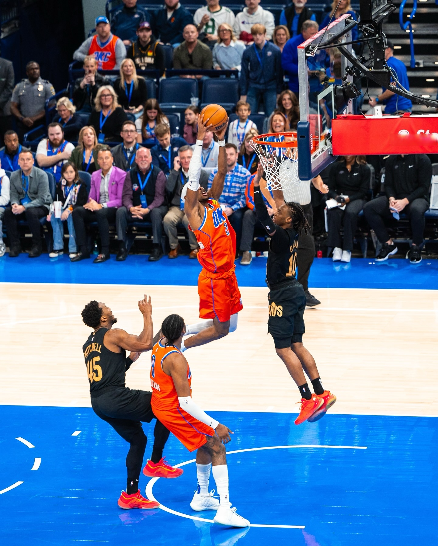 包含NBA常规赛雷霆客场19分逆转灰熊亚历山大狂轰35分霍姆格伦21+7的词条  第2张