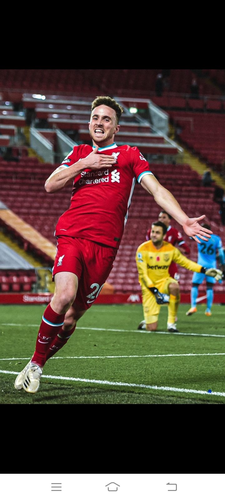 关于巴黎圣日耳曼悼念若塔兄弟训练前默哀一分钟的信息  第1张