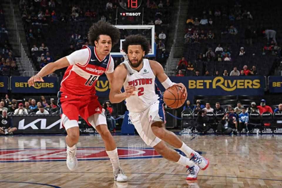 NBA杯活塞客场125-107大胜篮网坎宁安34+10杜伦30+11的简单介绍