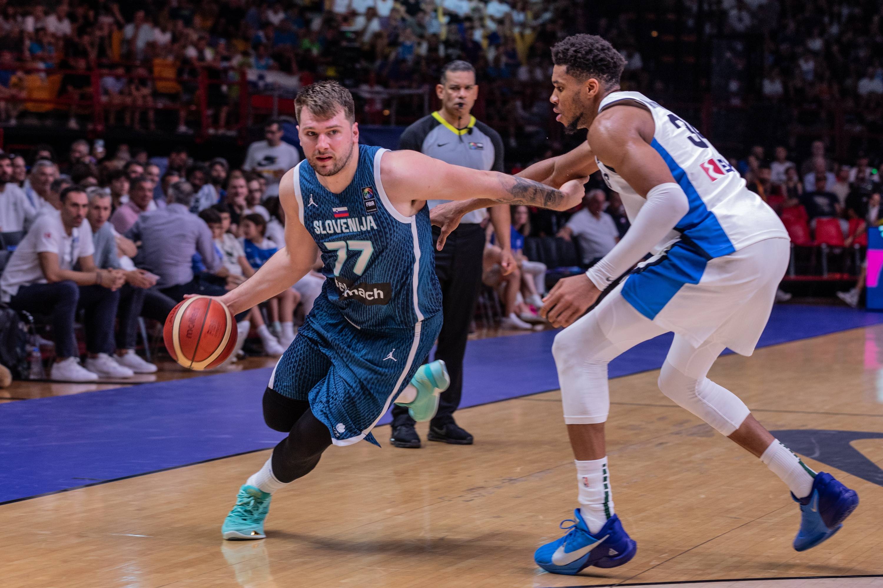 包含约基奇重返mvp榜首东契奇排名第四的词条