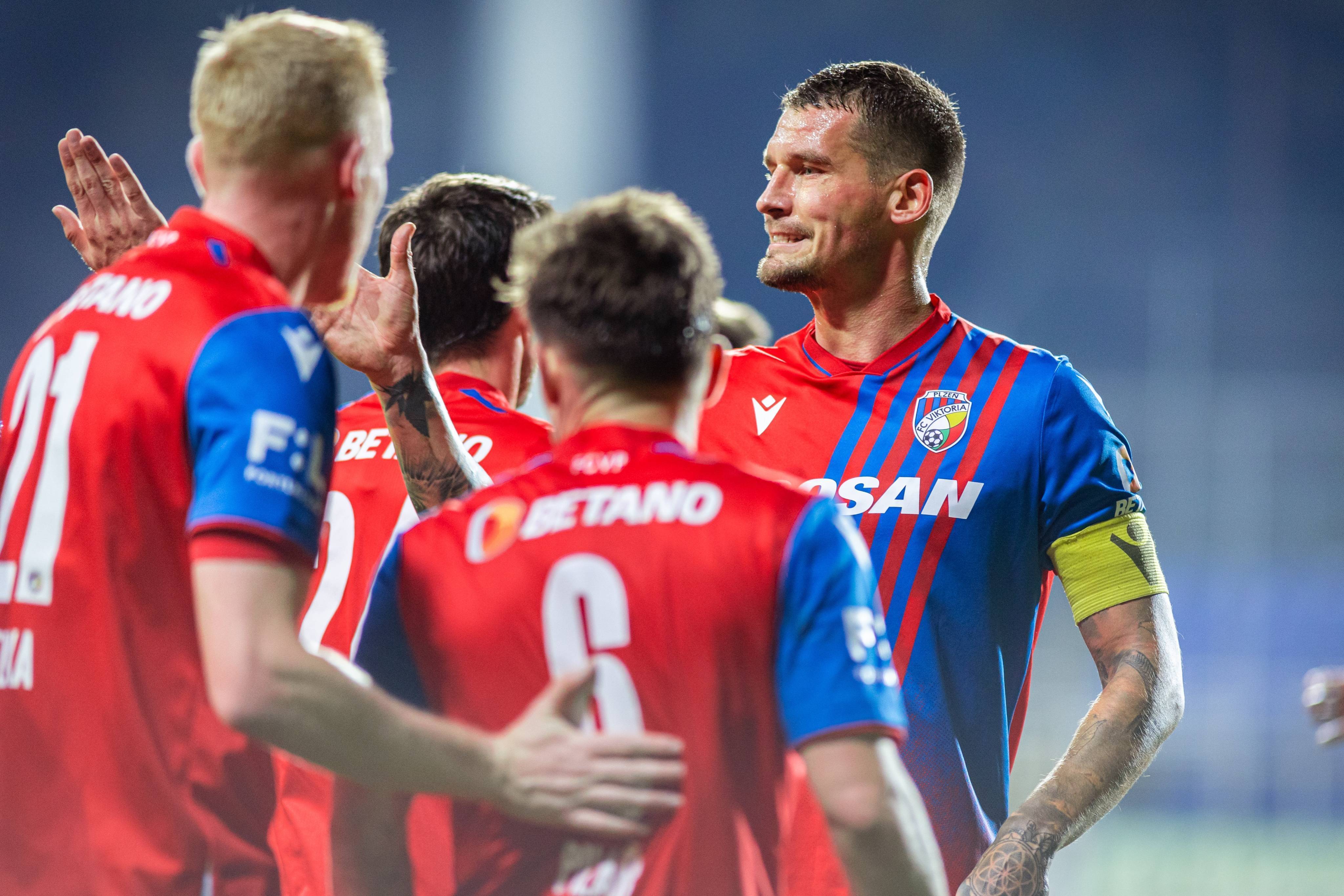 关于欧冠附加赛布鲁日VS格拉斯哥流浪者今日预测布鲁日占据总比分优势的信息  第2张