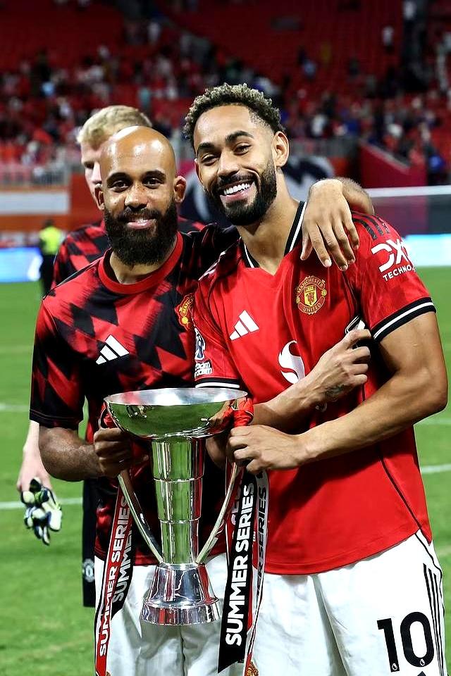 葡体昨晚再度向曼联推荐约克雷斯球员更倾向加盟阿森纳的简单介绍  第2张