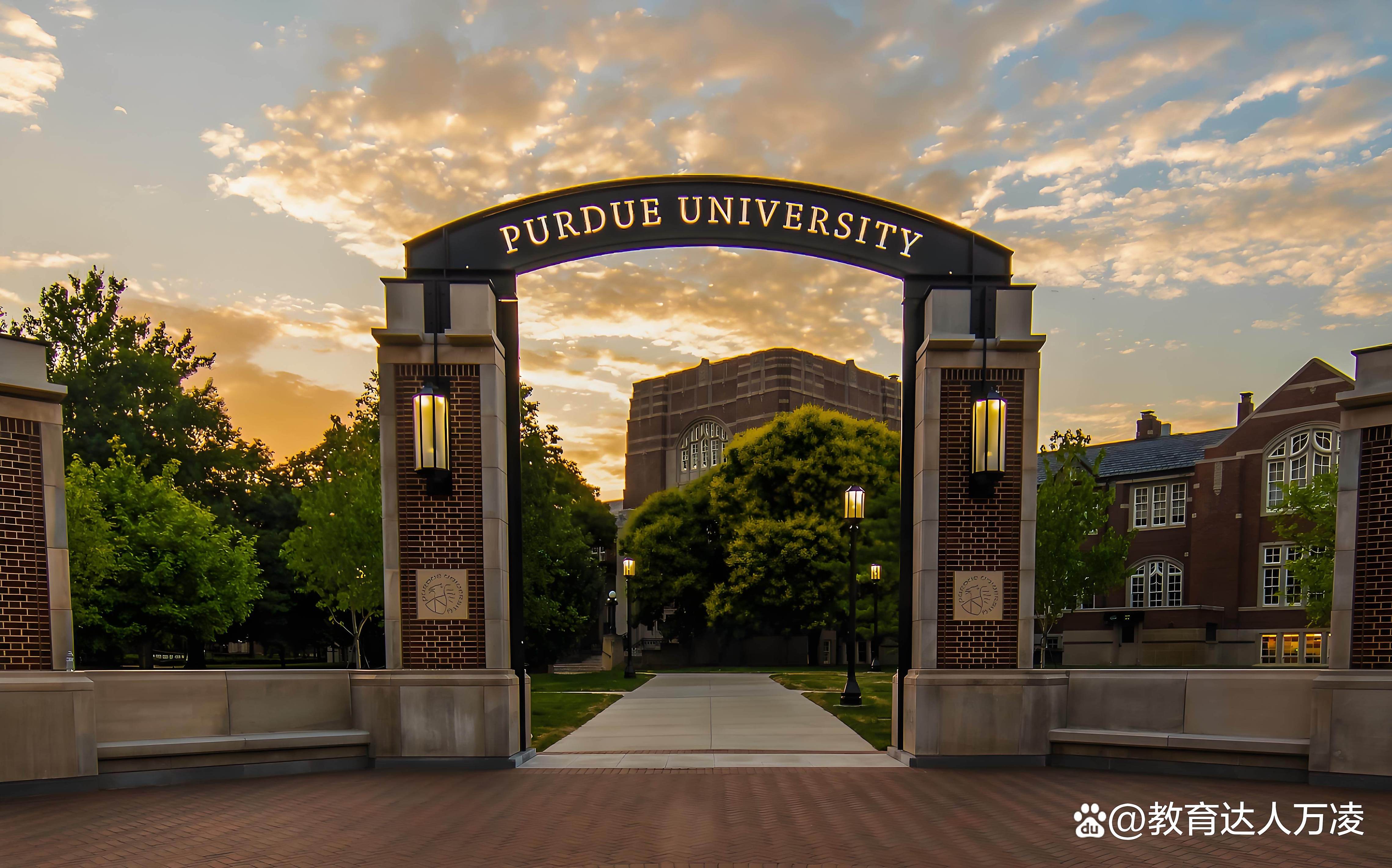 关于NCAA:普渡大学VS孟菲斯大学的信息