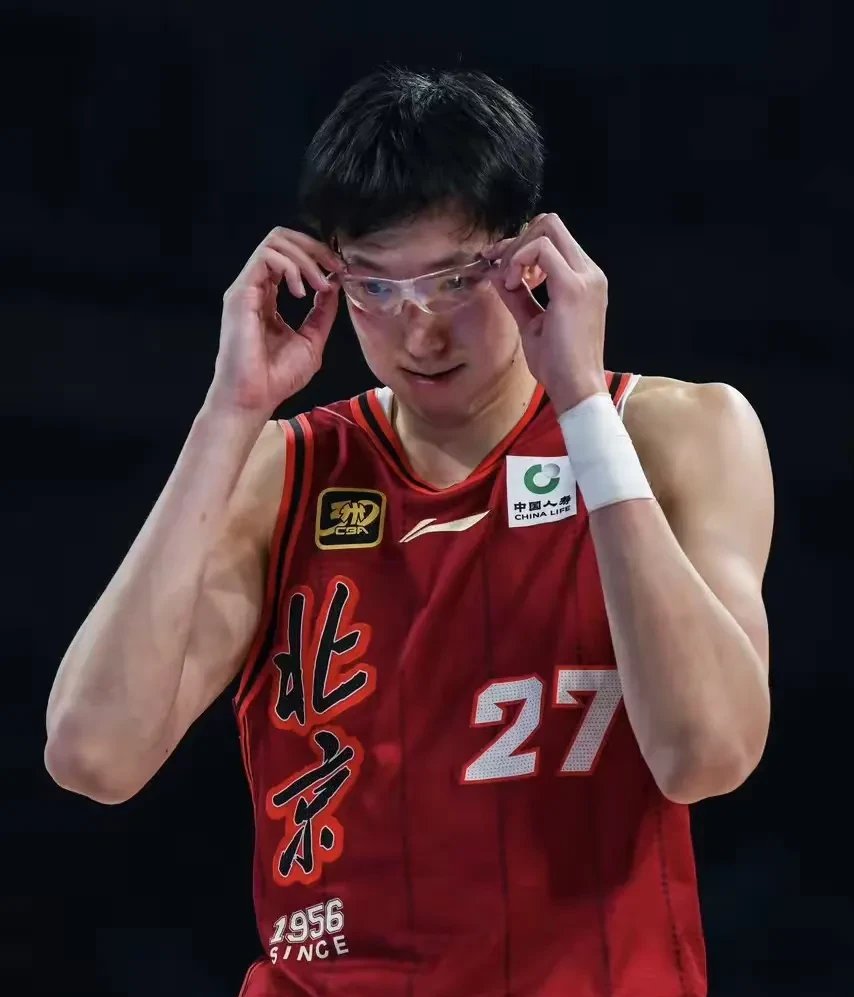 周琦渴望重返国家队称这是对自己竞技状态的肯定的简单介绍  第1张