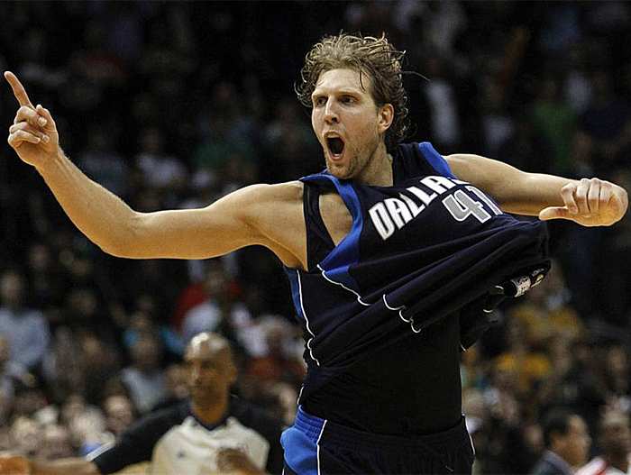 包含希勒批评戈登染红鲁莽犯规导致球队陷入困境的词条  第1张