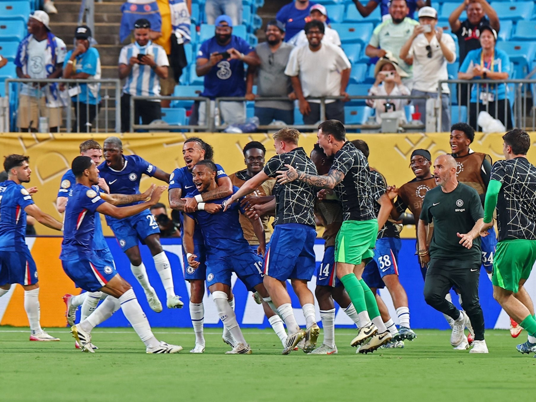 欧冠切尔西5-1阿贾克斯蓝军各项赛事四连胜的简单介绍  第2张