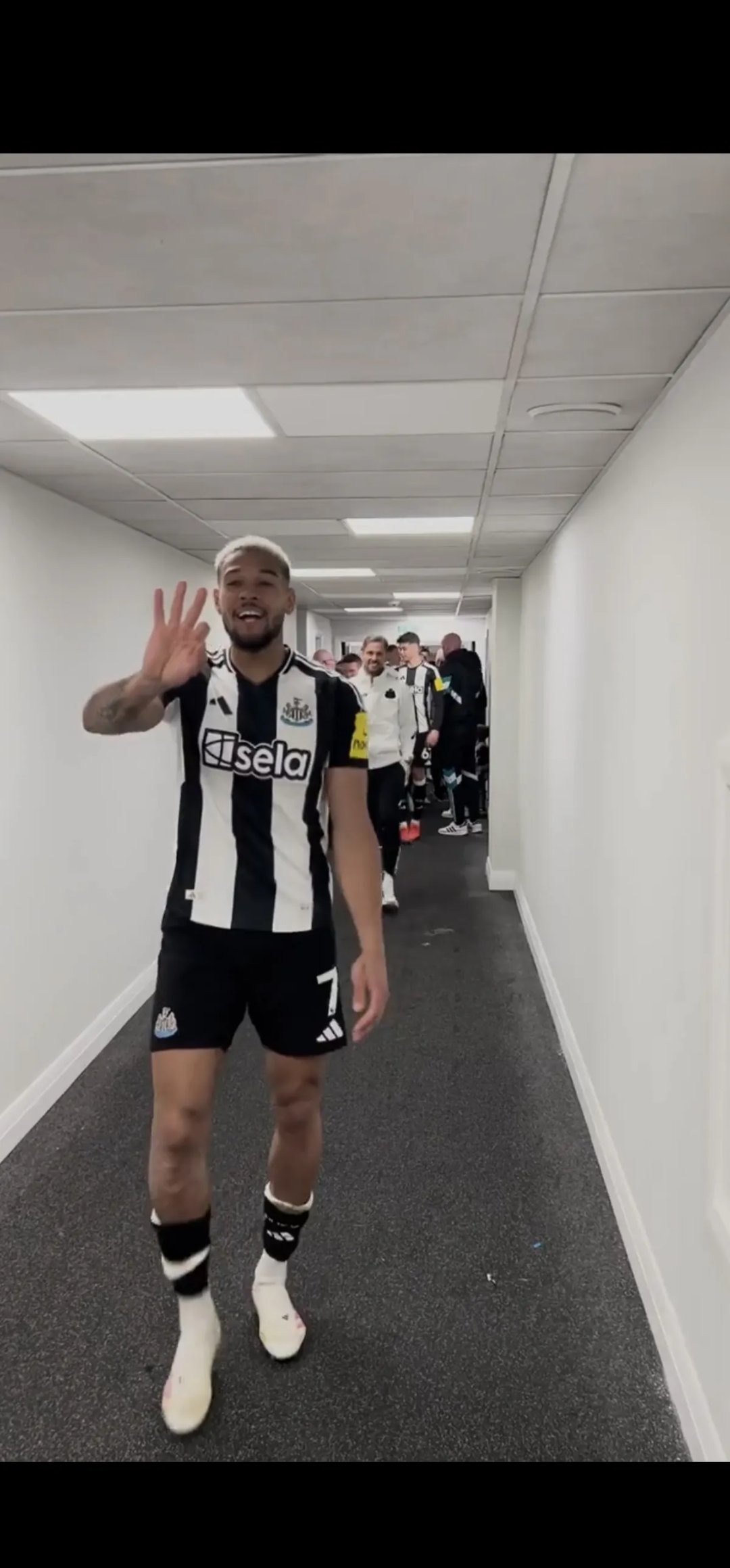 关于托纳利与纽卡斯尔秘密续约双方将合同延长至2029年的信息  第1张