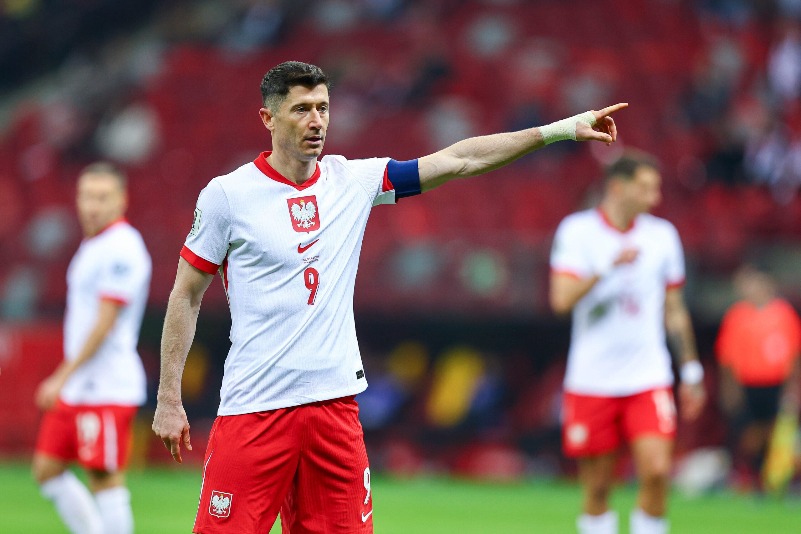 波兰主帅辞职莱万有望回归国家队  第2张