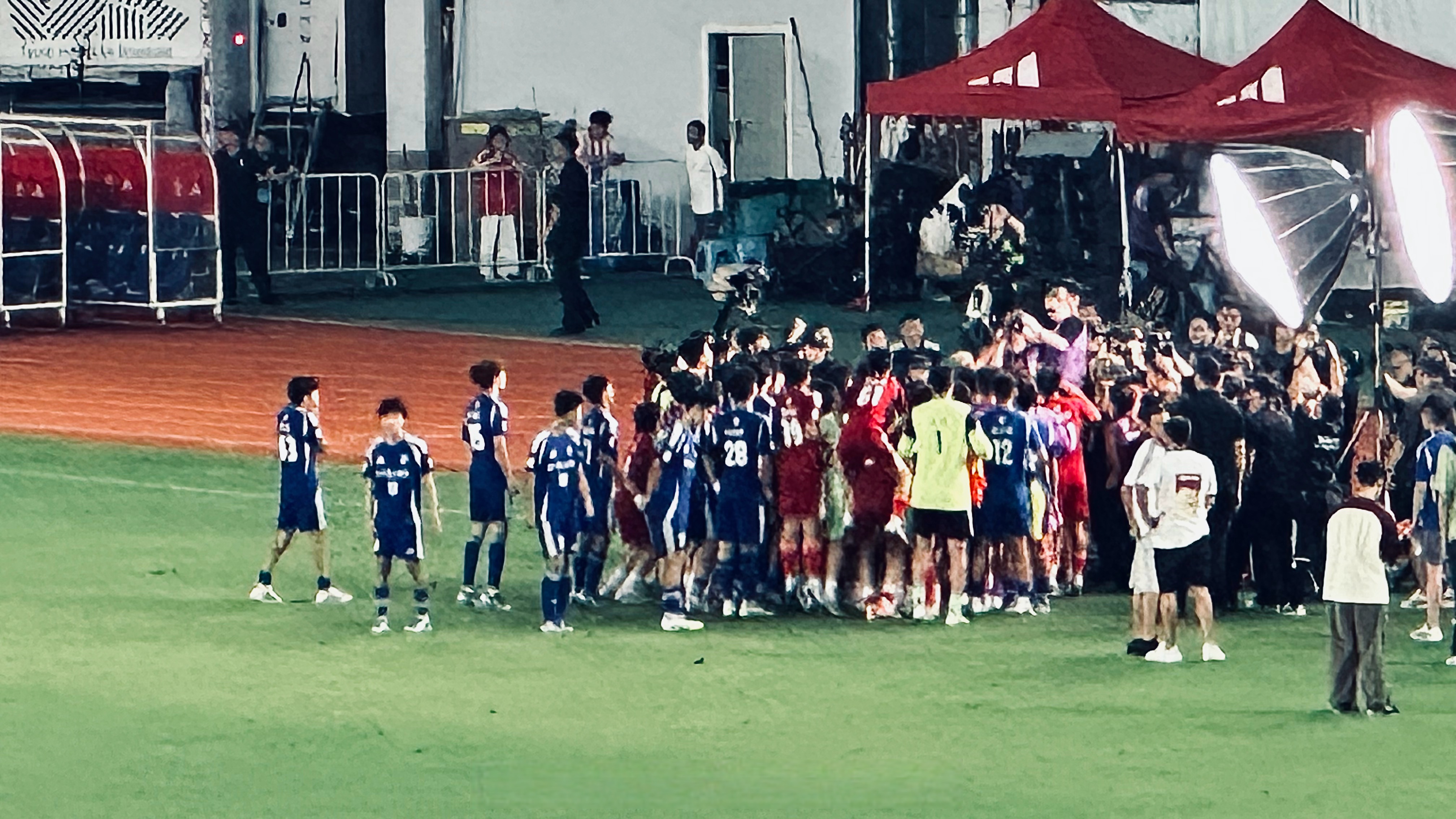 西班牙媒体关注亚马尔中国行球员已抵达上海 第2张 西班牙媒体关注亚马尔中国行球员已抵达上海 第2张