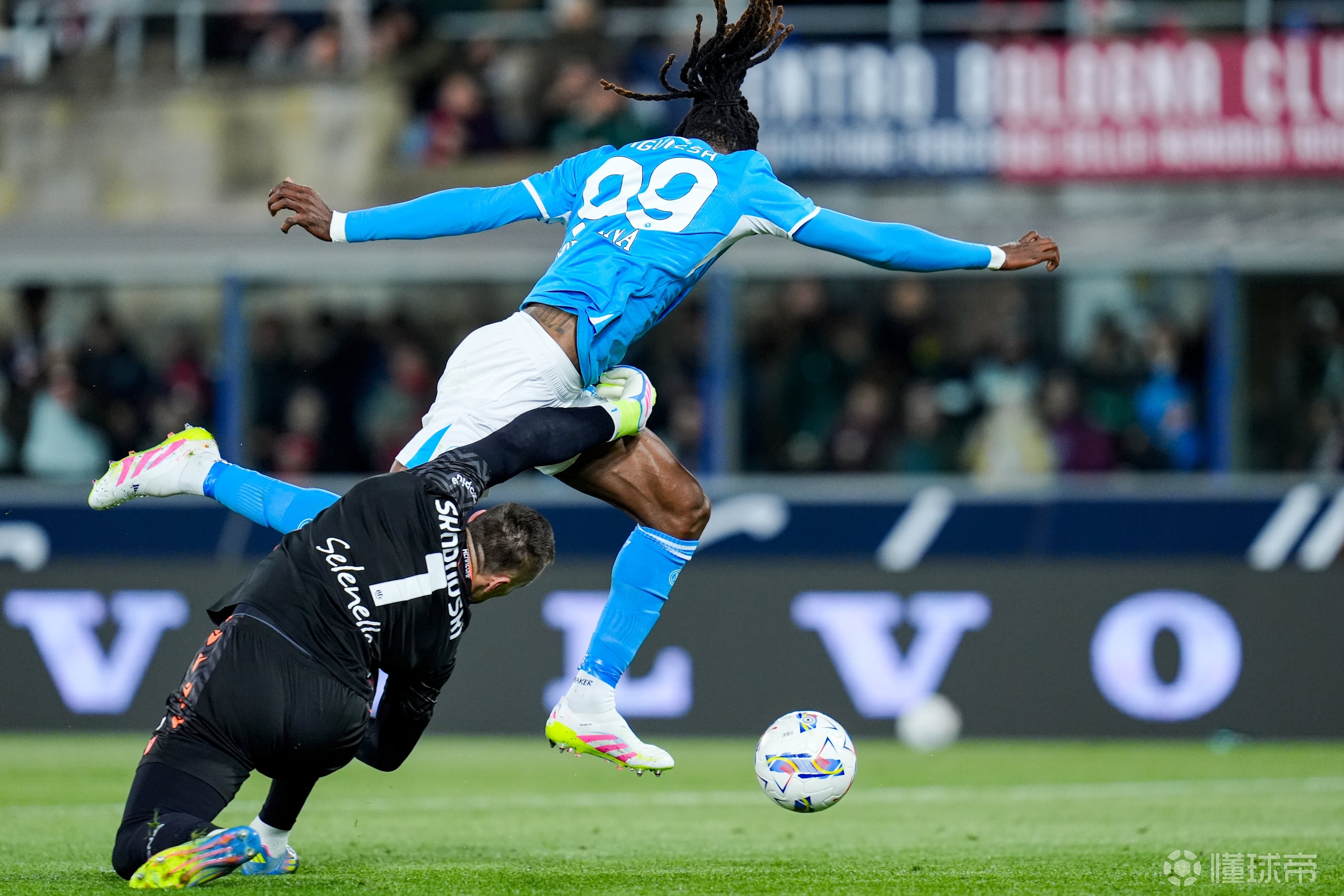 那不勒斯有意莱奥意甲冠军希望进一步增强球队实力的简单介绍 第2张 那不勒斯有意莱奥意甲冠军希望进一步增强球队实力的简单介绍 第2张