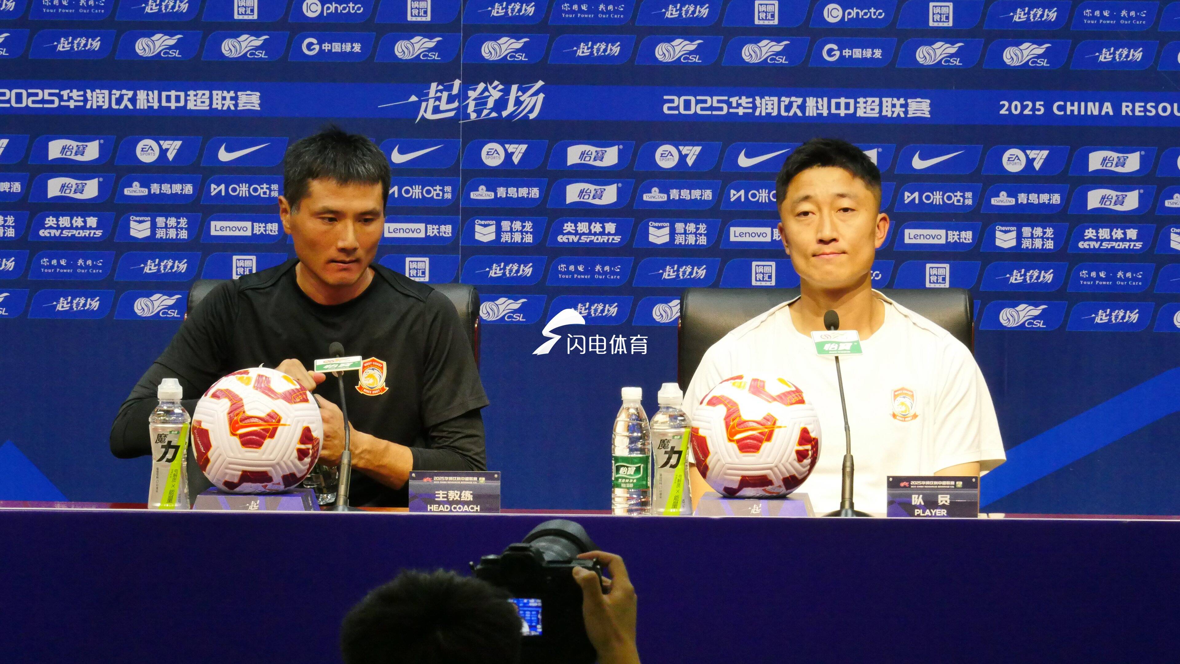 关于青岛西海岸主帅坦然面对两红判罚西海岸两人被罚下的信息 第1张 关于青岛西海岸主帅坦然面对两红判罚西海岸两人被罚下的信息 第1张