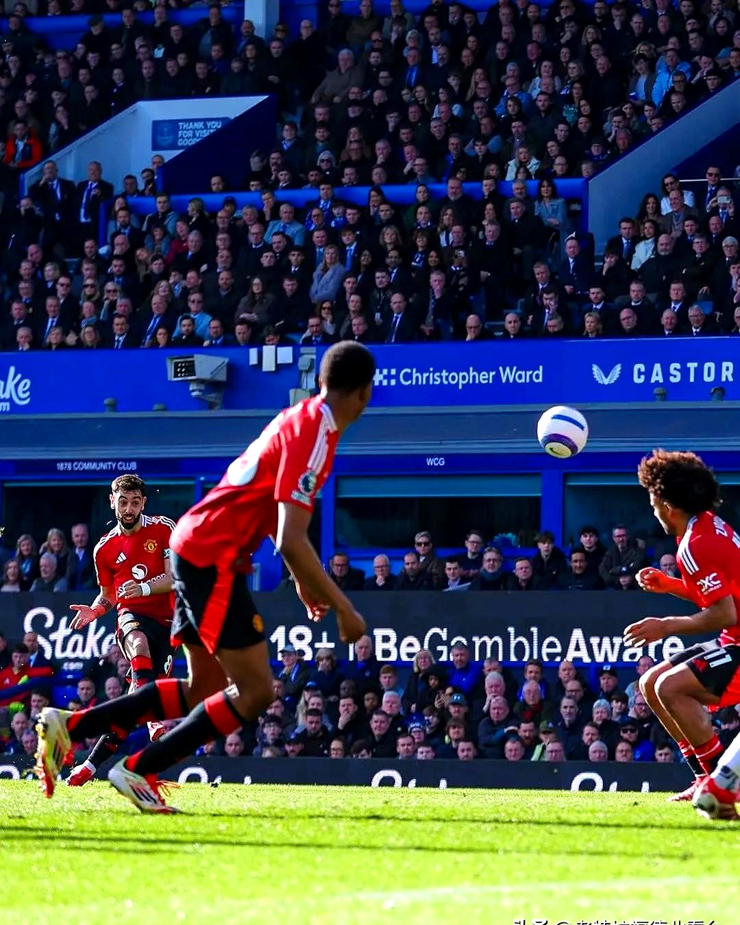 英超曼联3-2伯恩利姆伯莫破门B-费补时点杀的简单介绍  第2张