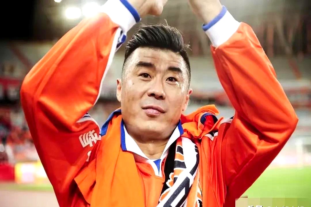 国足选帅风向突变转向本土教练