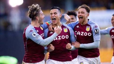 包含多特关注若昂-巴卡约科球员在荷甲有出色表现的词条