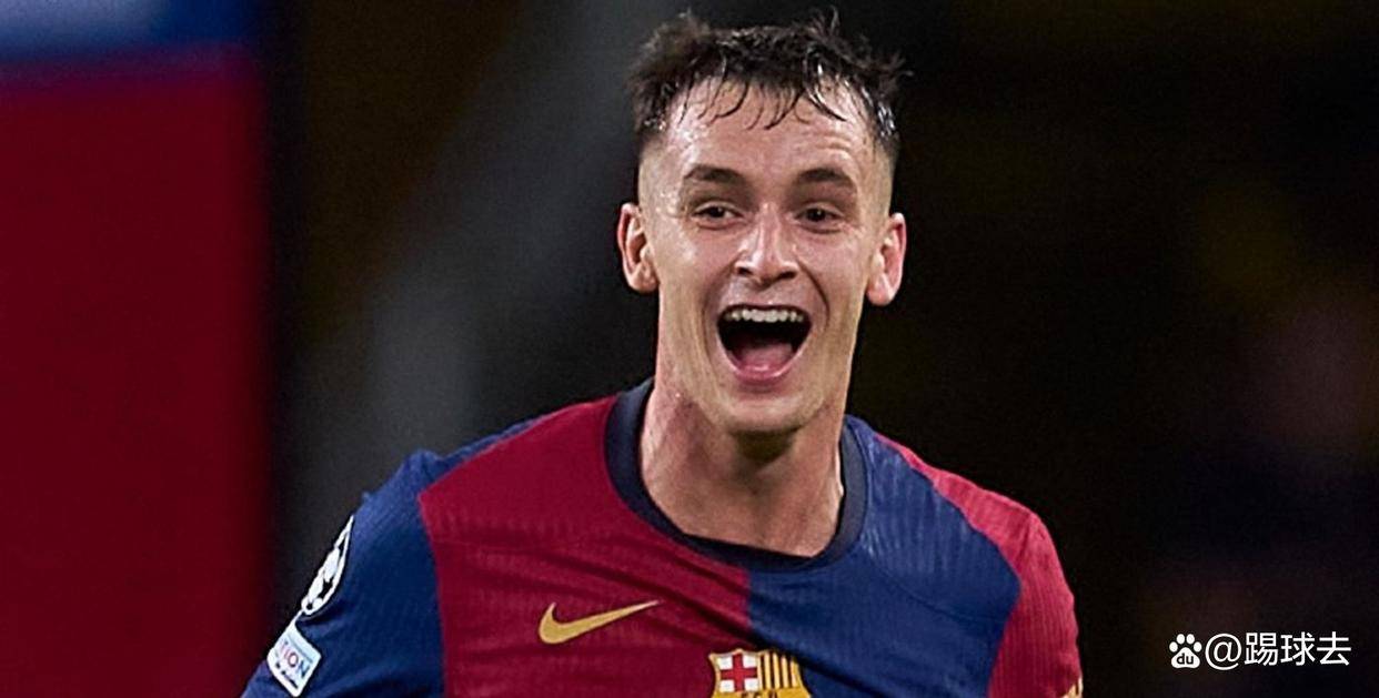 包含卡萨多专注训练全力以赴他将争取本赛季在巴萨扮演重要角色的词条