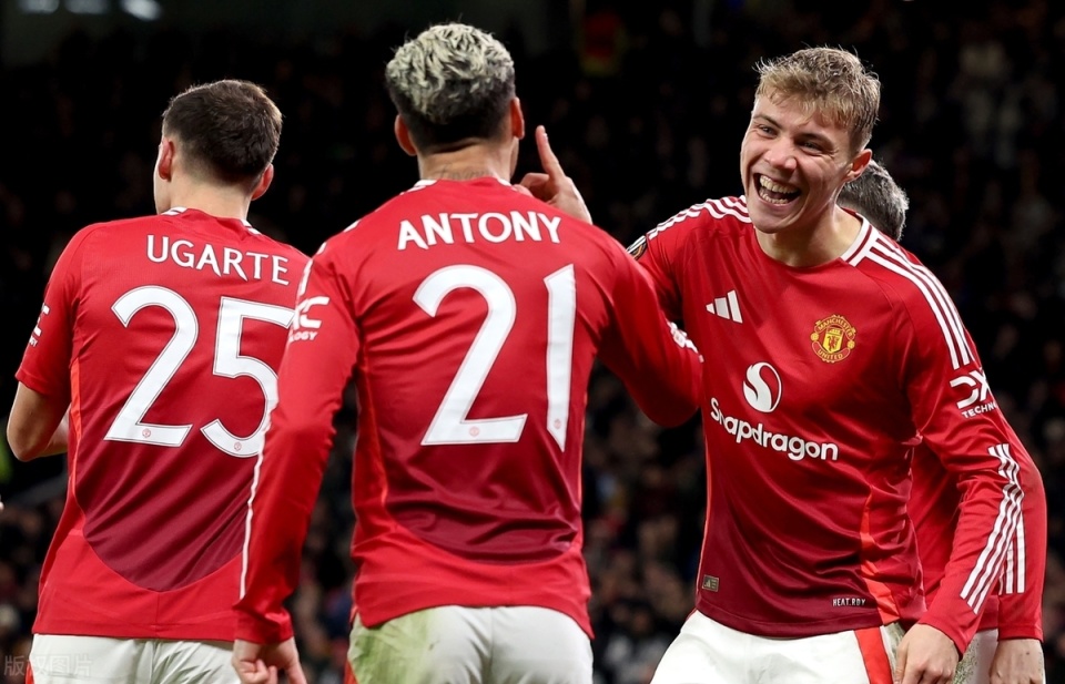 曝曼联凌晨1点回到曼彻斯特第二天重新集结的简单介绍  第1张