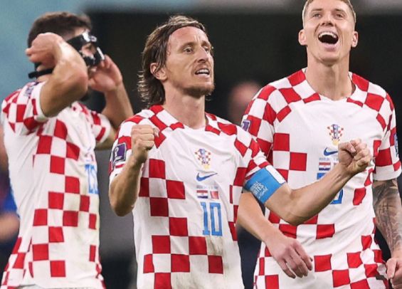 包含世预赛法罗群岛VS克罗地亚今日预测格子军团力争连胜的词条  第2张