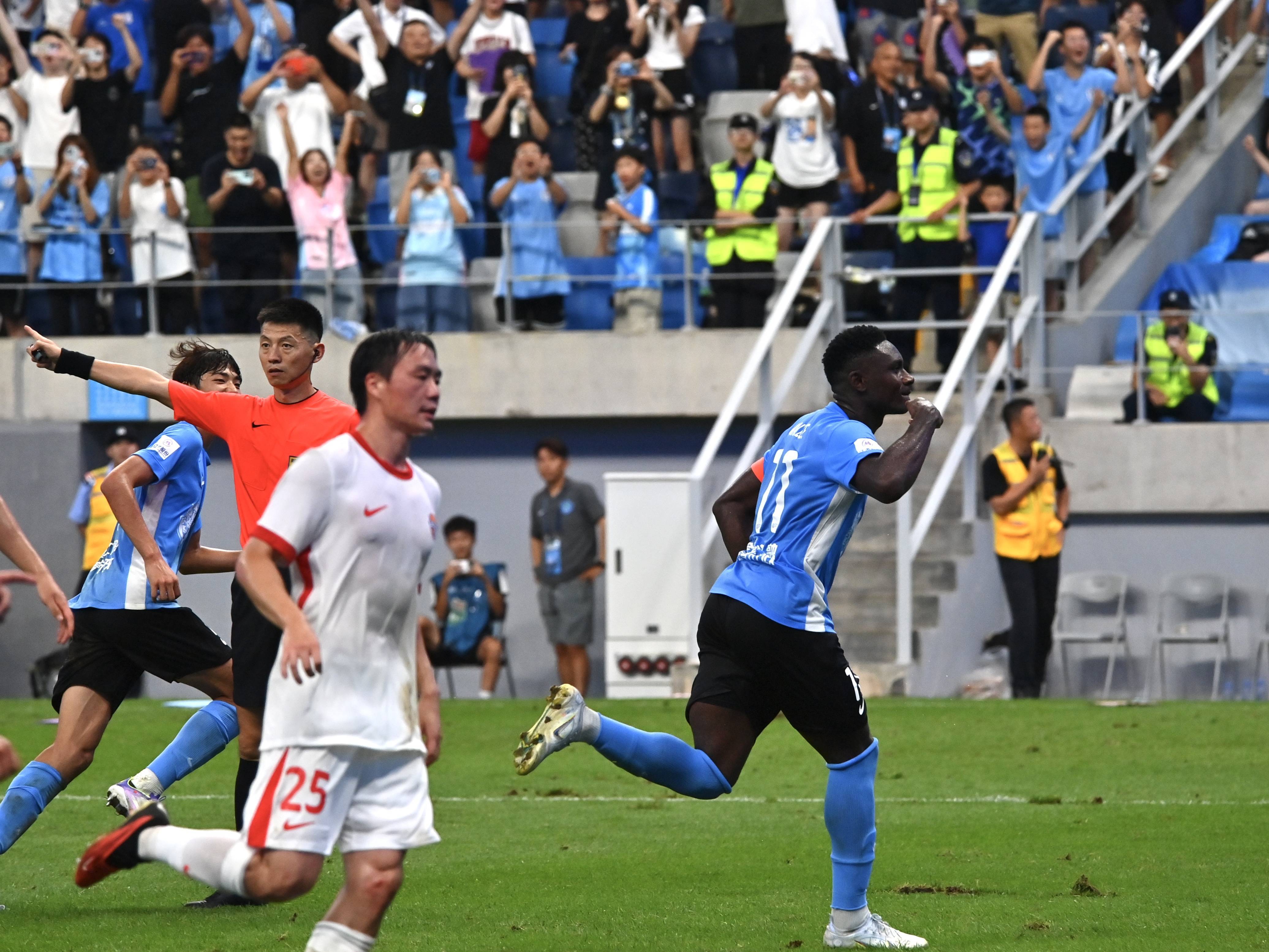 中超7月最佳球员候选名单英博两人入选  第1张