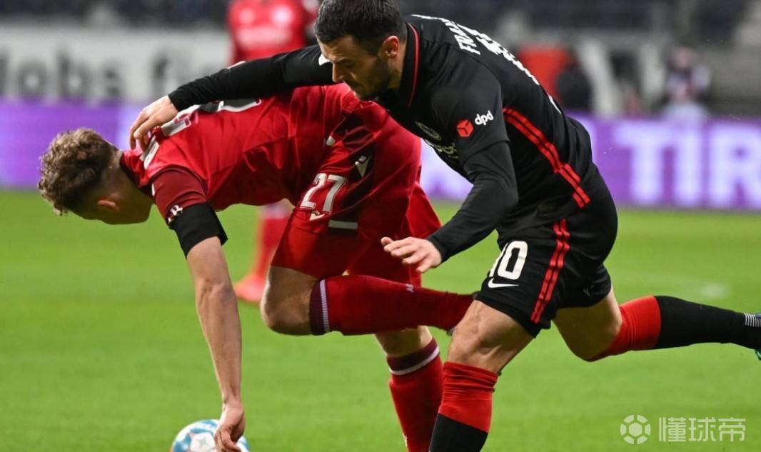 包含曝罗马正在考虑引进科斯蒂奇评估引进球员的可能性的词条