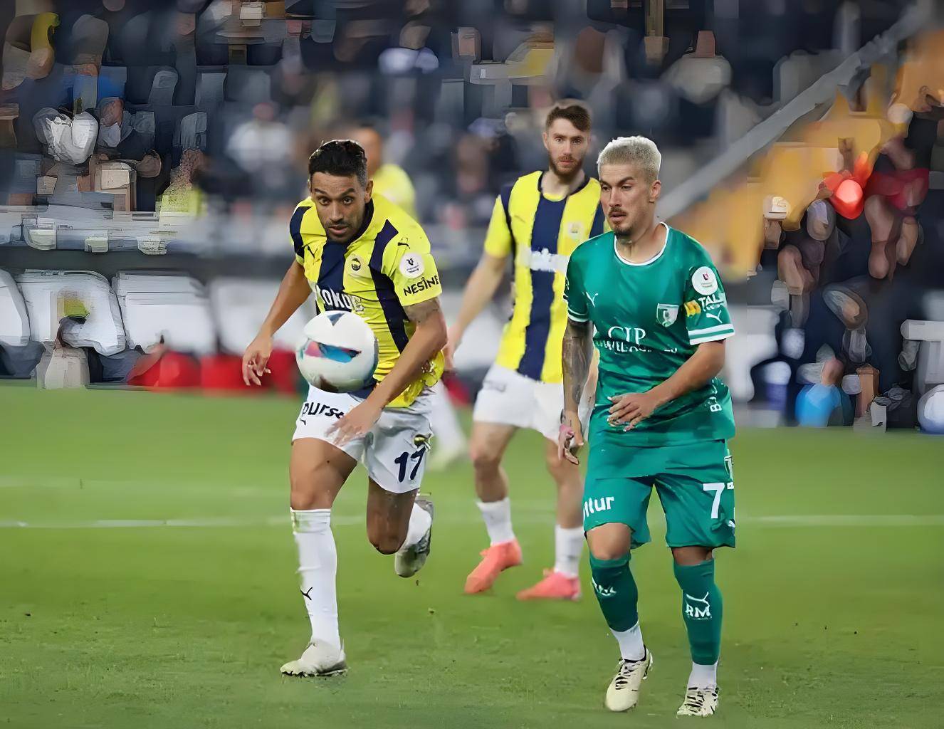 欧冠足球推荐：本菲卡VS费内巴切前瞻穆帅争夺欧冠资格的简单介绍