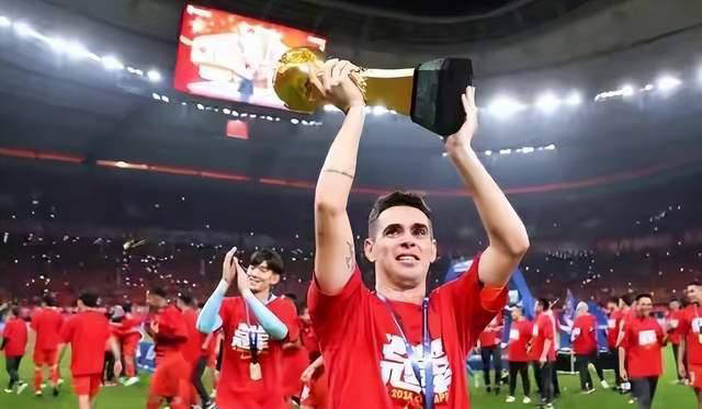 前中超外援奥斯卡因心脏问题送医不排除退役的可能性的简单介绍  第1张