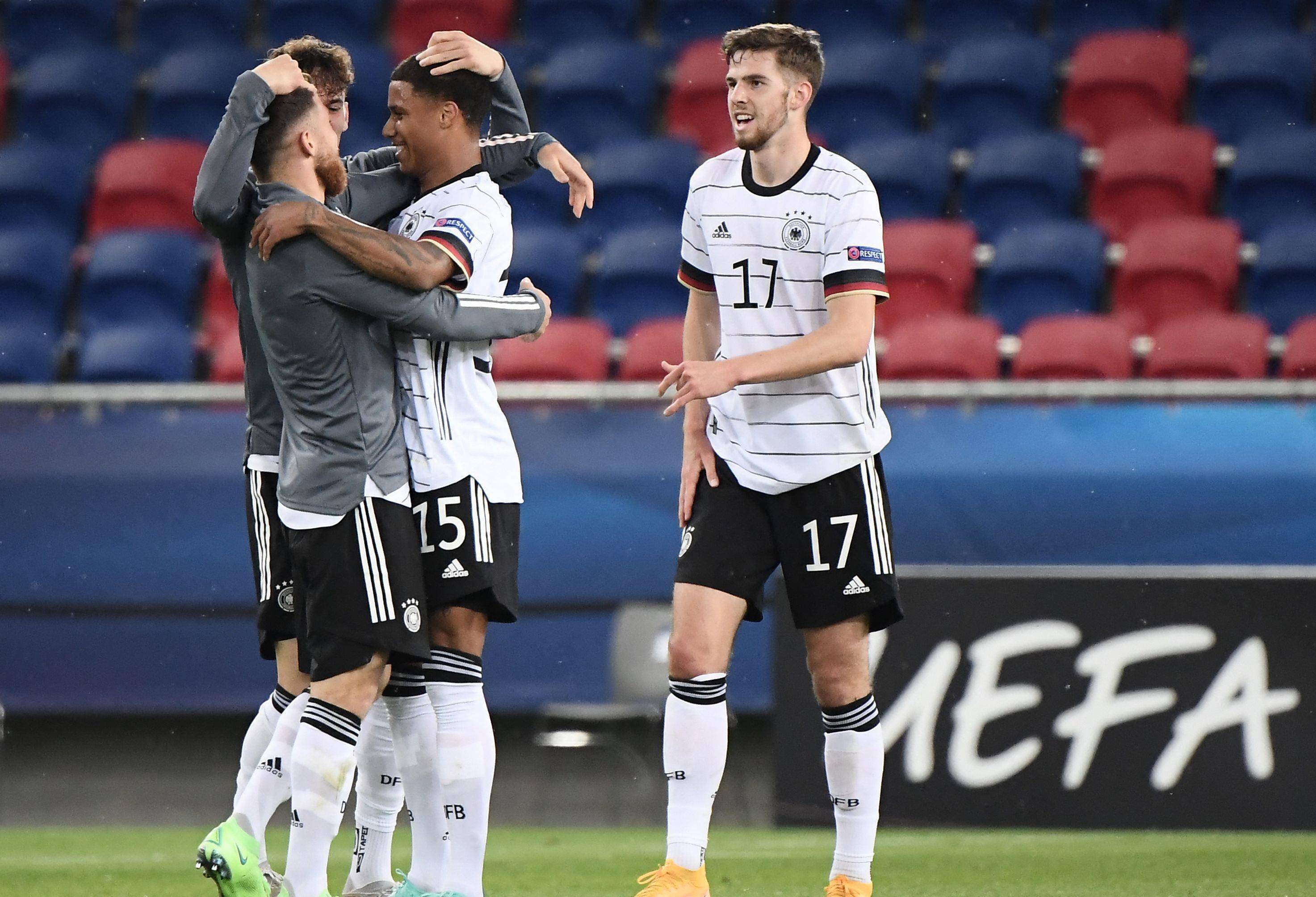 关于英格兰欧青赛小组出局三场比赛未尝胜绩的信息  第2张