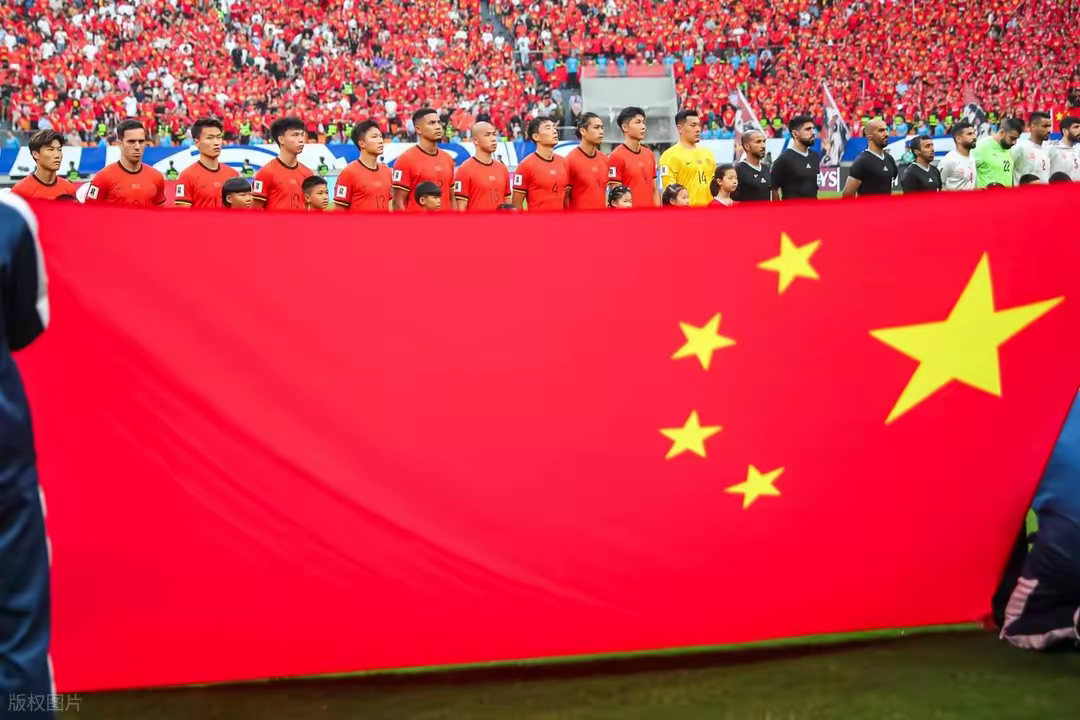 关于6月10日国足主场将战巴林重庆龙兴足球场门票售罄的信息