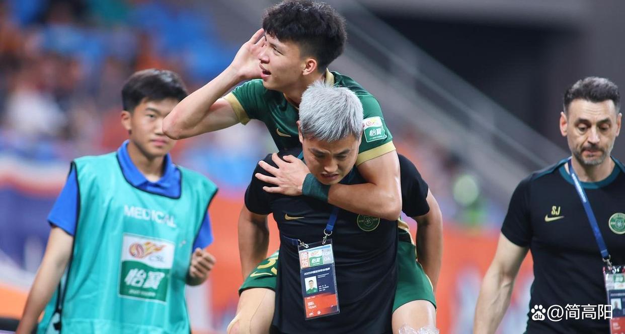 浙江队王钰栋伤情赛后被送往医院检查的简单介绍 第1张 浙江队王钰栋伤情赛后被送往医院检查的简单介绍 第1张