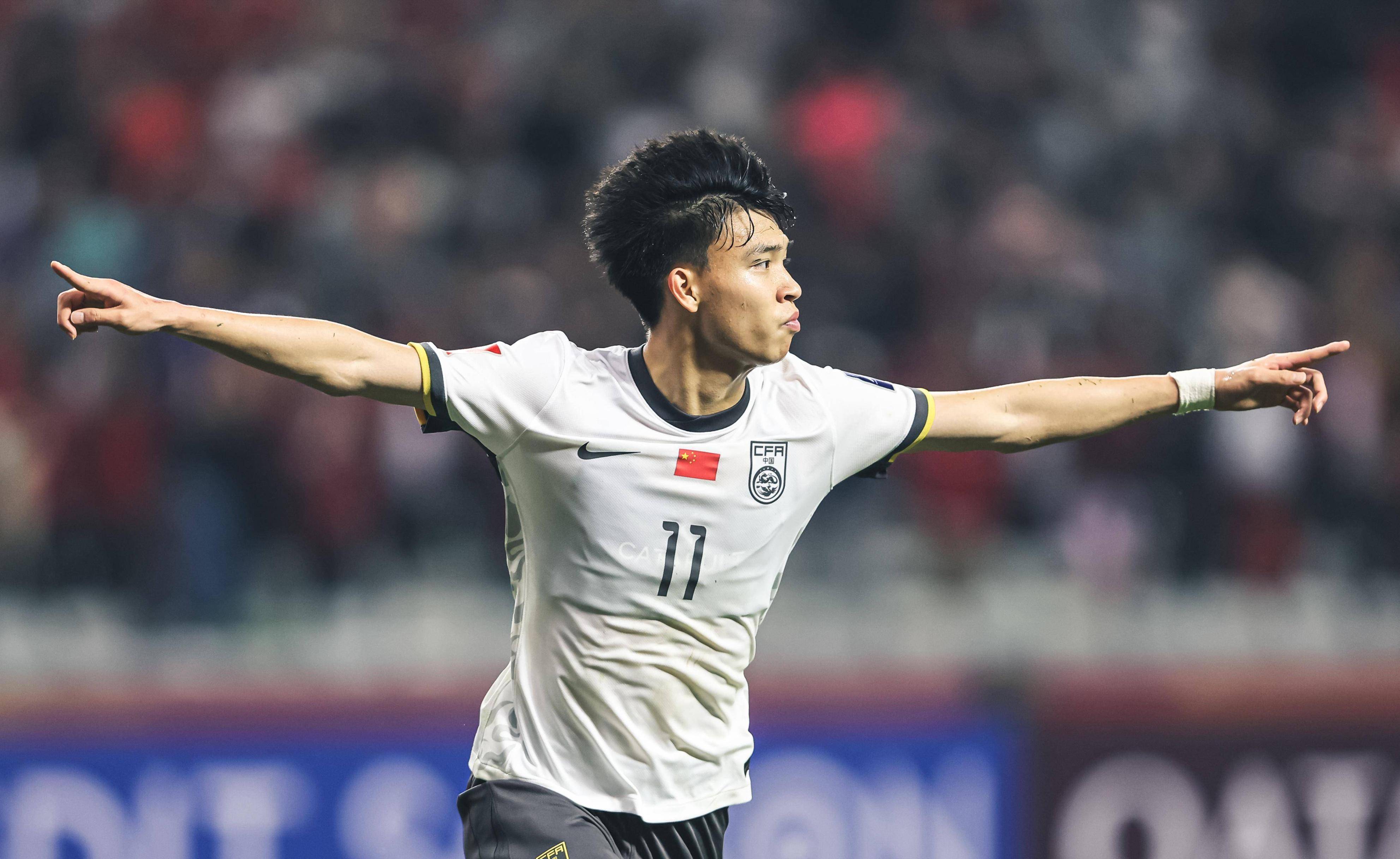 世预赛国足1-0巴林王钰栋补时点射绝杀  第2张