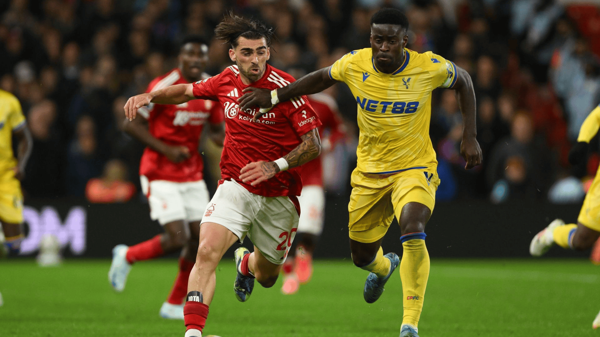 水晶宫积极推动与沃顿续约球队在与球员方面接触的简单介绍  第1张